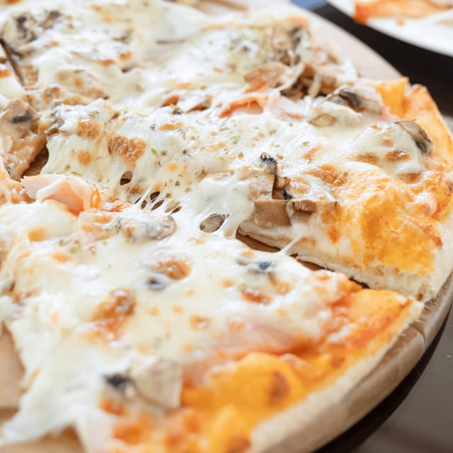 Chicken Parmigiana Pan Pizza.