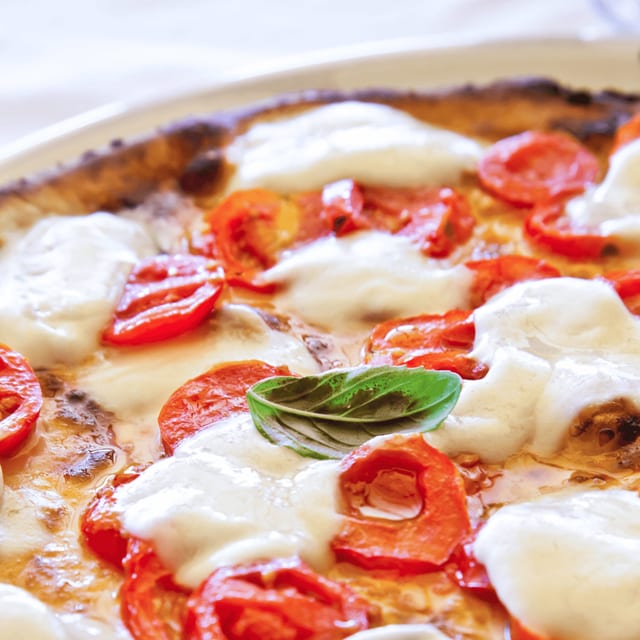 Caprese Pan Pizza.